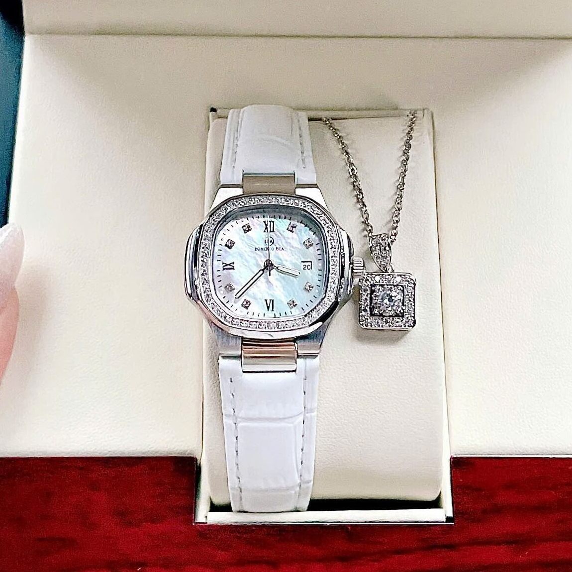 Đồng Hồ Nữ Roberto Era Chính Hãng Dây Da Trắng Mặt Trắng Vỏ Thép Silver Size 20x30mm RE1500 Tặng Kèm Phụ Kiện