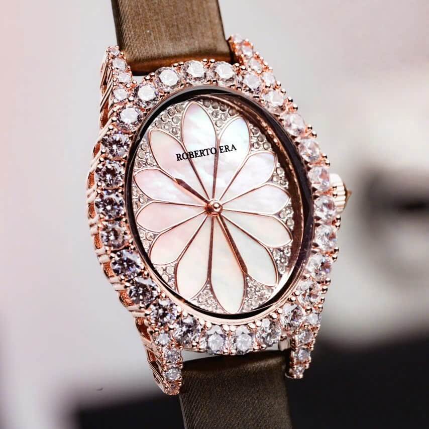 Đồng Hồ Nữ Roberto Era Dây Da Lụa Nâu Mặt Oval Họa Tiết 12 Cánh Hoa Vỏ Rose Size 33mm RE2206