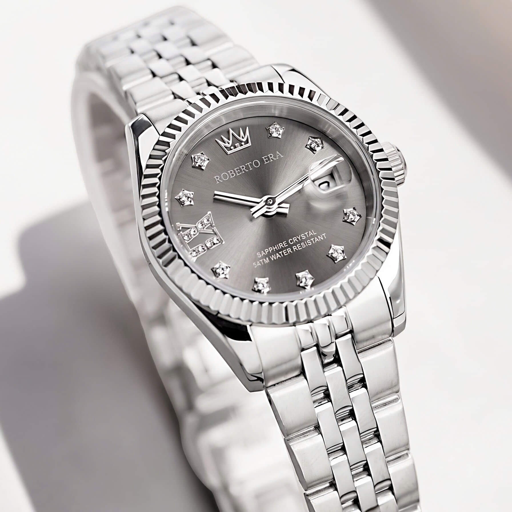 Đồng Hồ Nữ Roberto Era Dây Thép Silver Mặt Xám Niềng Khía Size 28mm RE1204