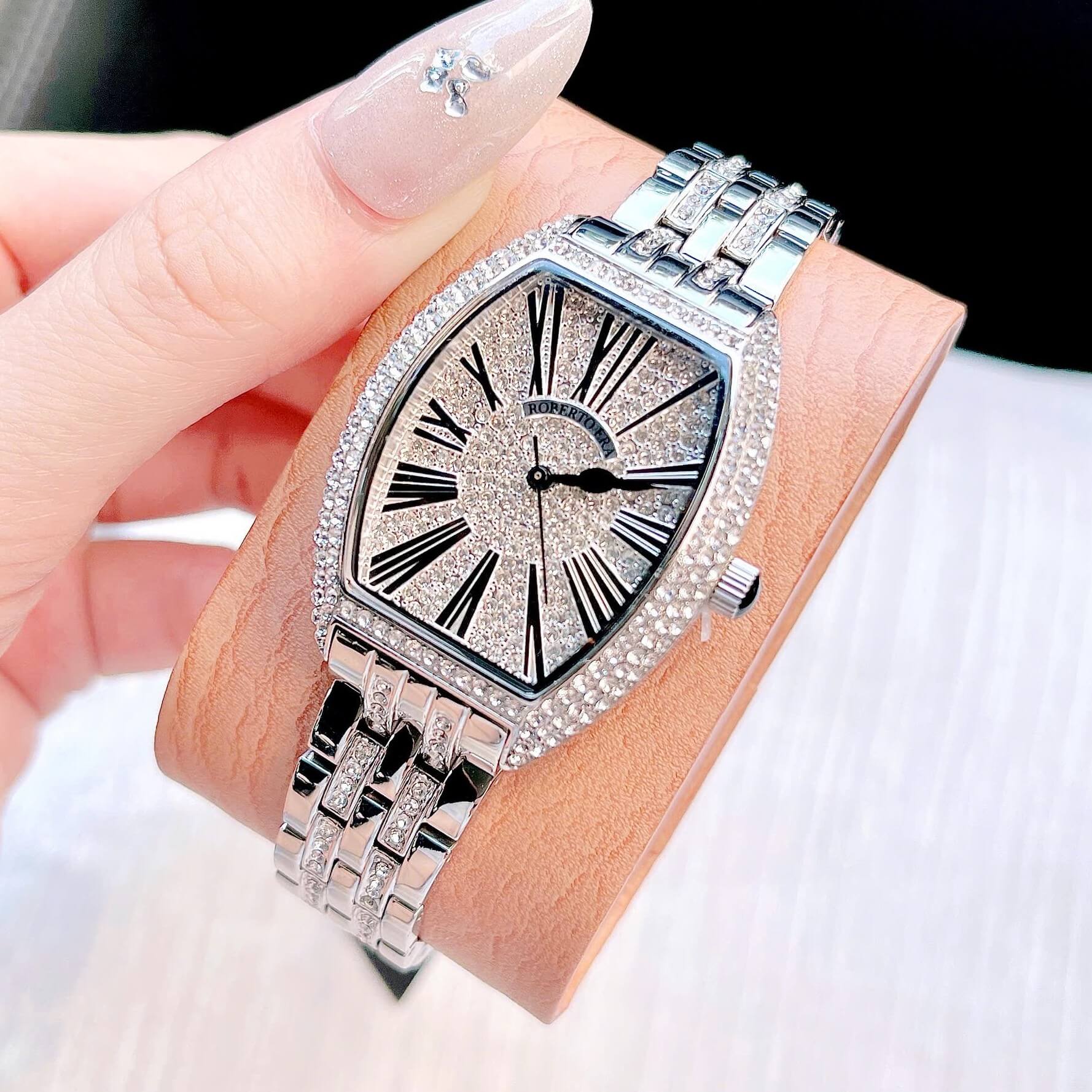 Đồng hồ nữ chính hãng Roberto Era RE021 dây kim loại silver, mặt đồng hồ oval size 36mm