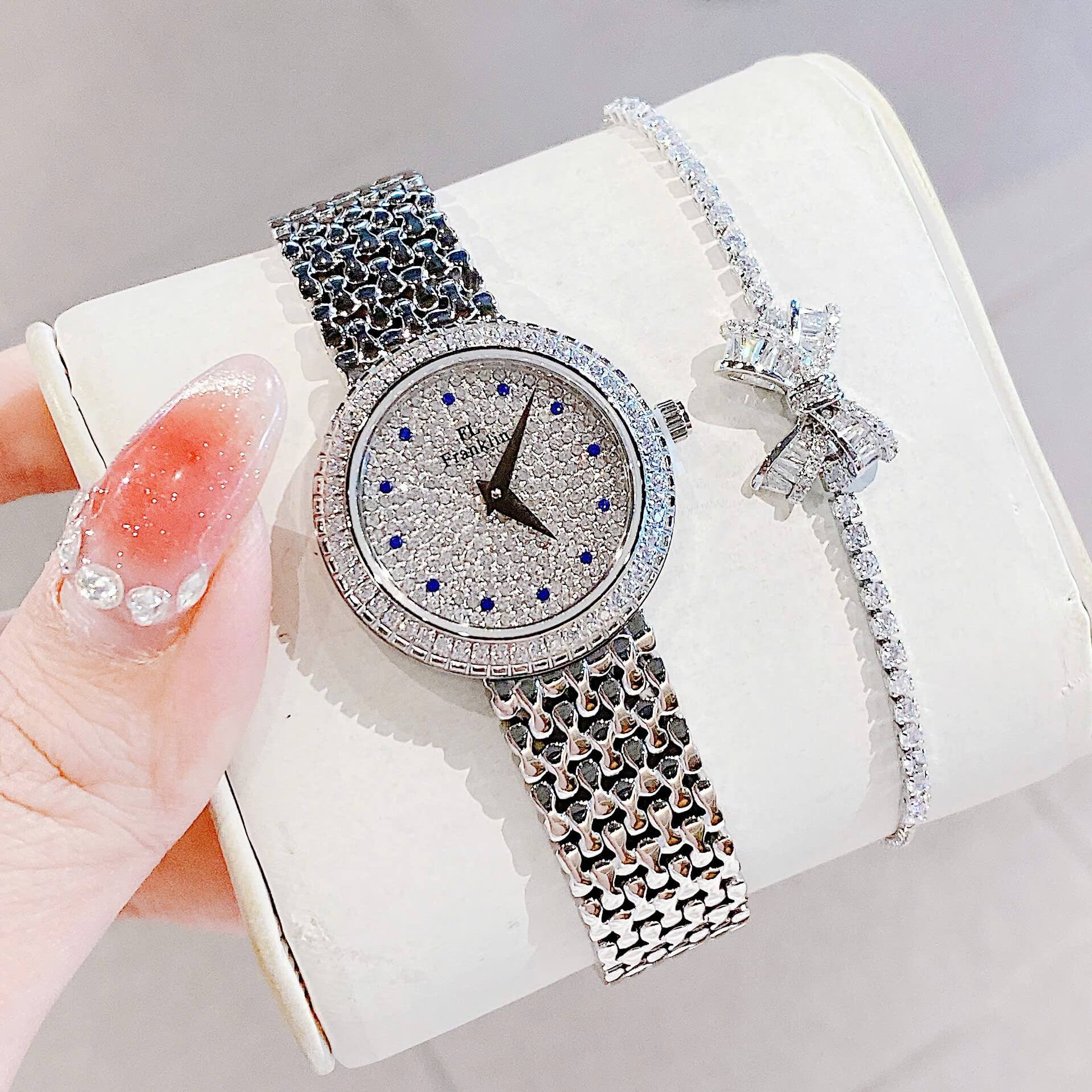 Set Đồng Hồ Nữ Franklin FL5688 Chính Hãng Dây Thép Silver Mặt Đính Đá Size 29mm Quartz Tặng Kèm Vòng Tay