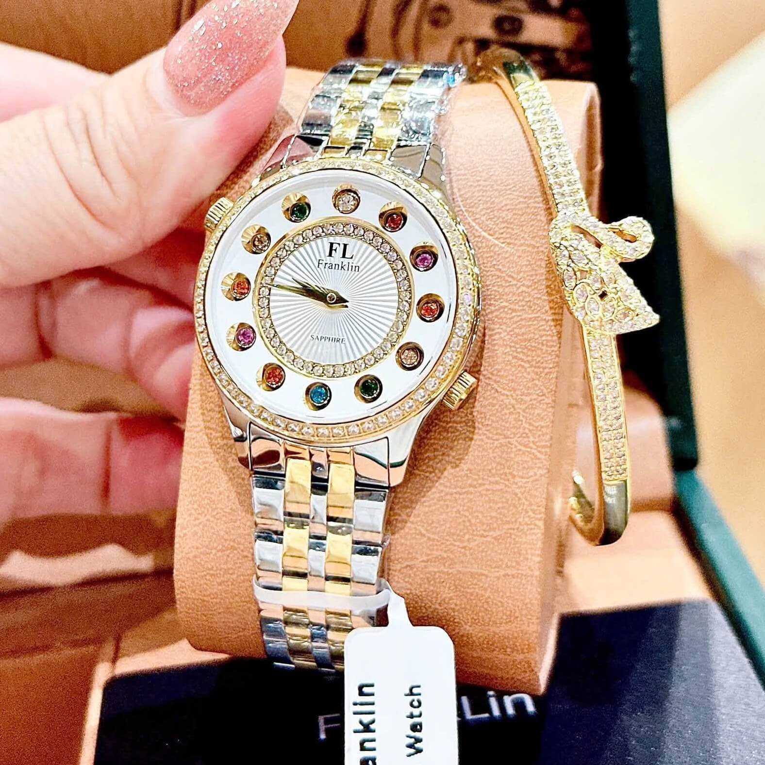 Set Đồng Hồ Nữ Franklin FL5999 Dây Demi Mặt 12 Viên Đá Chuyển Màu Size 33mm Kèm Vòng Tay