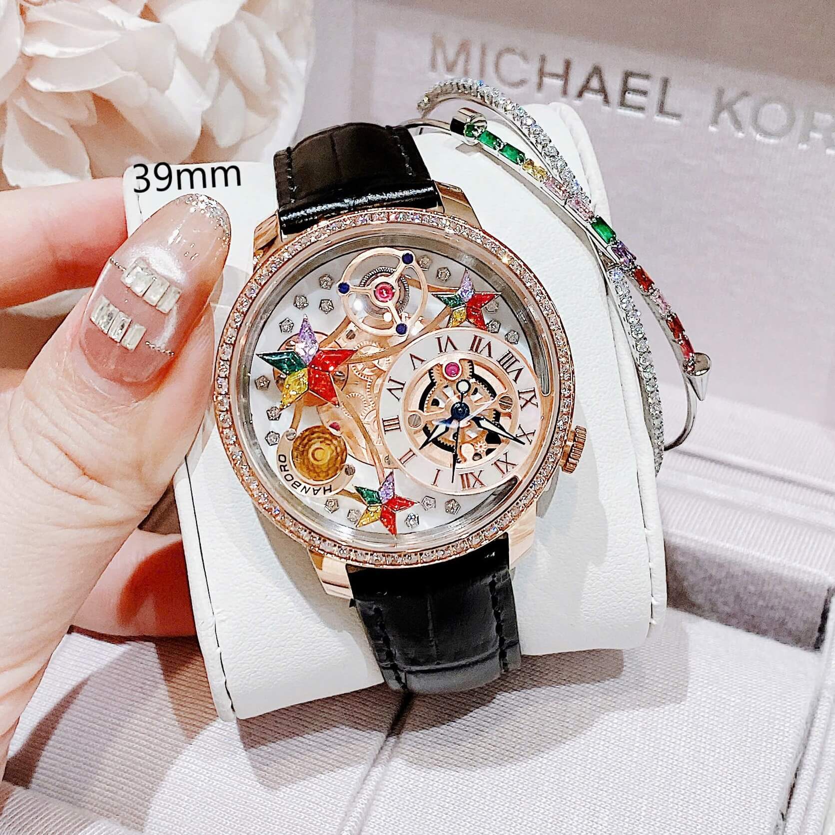 Set Đồng Hồ Nữ Hanboro Chính Hãng Dây Da Đen Họa Tiết Nổi Bật Vỏ Rose Size 39mm Quartz