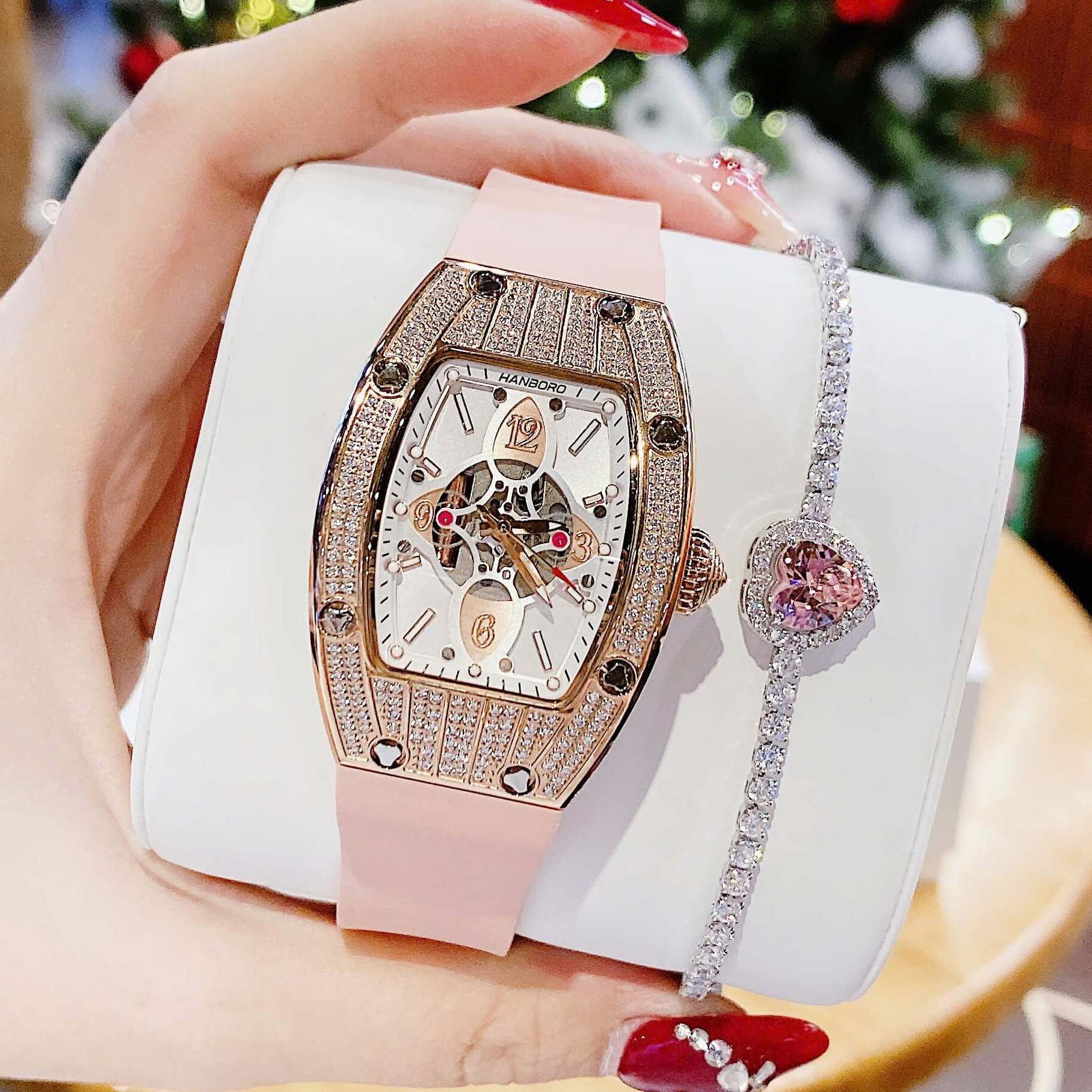 Set Đồng Hồ Nữ Hanboro Đính Đá Dây Cao Su Hồng Chính Hãng Vỏ Rose Gold Size 31x44mm Quartz Tặng Kèm Lắc Tay