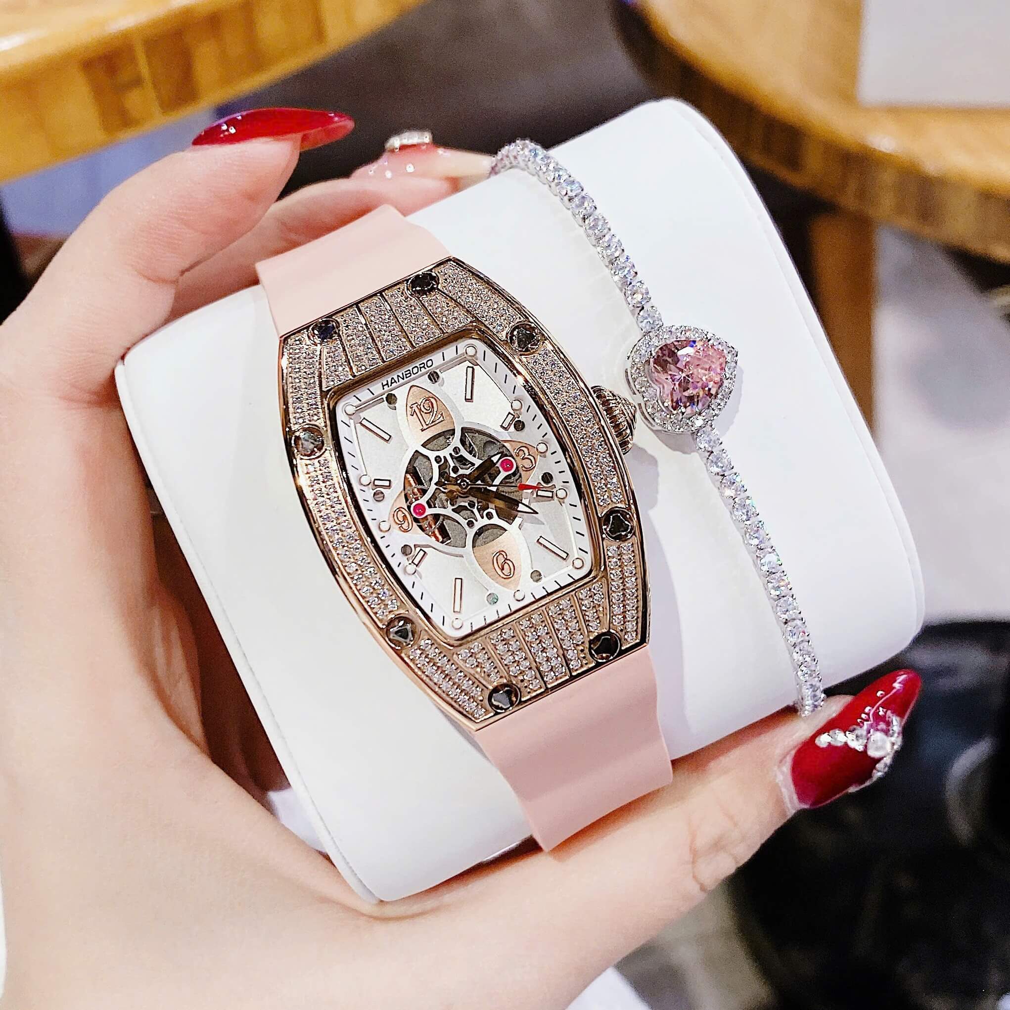Set Đồng Hồ Nữ Hanboro Đính Đá Dây Cao Su Hồng Chính Hãng Vỏ Rose Gold Size 31x44mm Quartz Tặng Kèm Lắc Tay