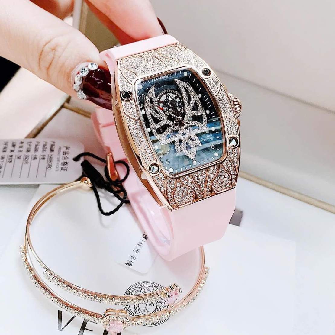 Set Đồng Hồ Nữ Hanboro Mặt Nhện Dây Cao Su Hồng Chính Hãng Đính Đá Rose Gold Size 31x44mm Quartz Tặng Kèm Lắc Tay
