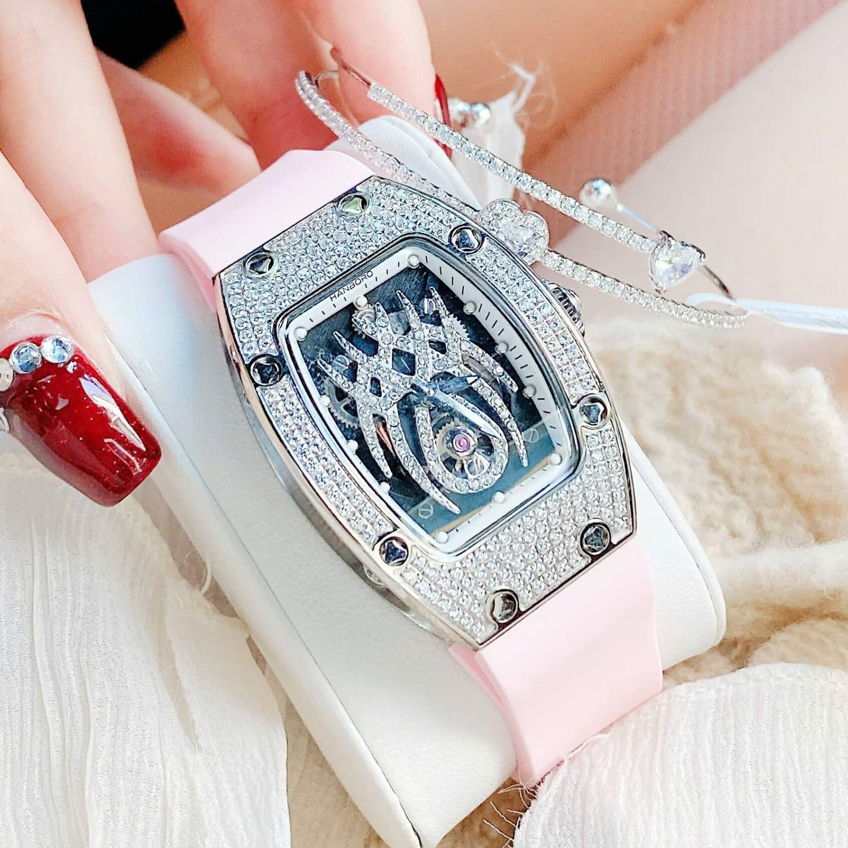 Set Đồng Hồ Nữ Hanboro Mặt Nhện Dây Cao Su Hồng Chính Hãng Đính Đá Silver Size 31x44mm Quartz Tặng Kèm Lắc Tay