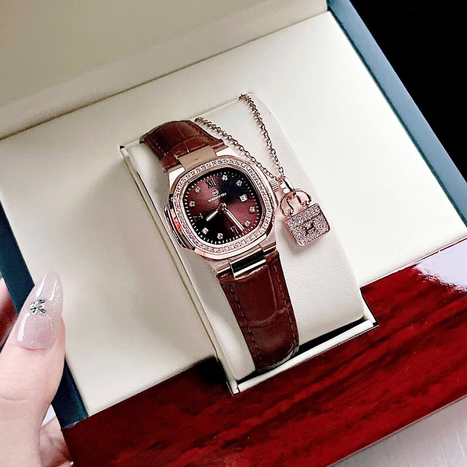 Set Đồng Hồ Nữ Roberto Era Chính Hãng Dây Da Nâu Mặt Nâu Vỏ Rose Size 20x30mm RE1501A Tặng Kèm Phụ Kiện