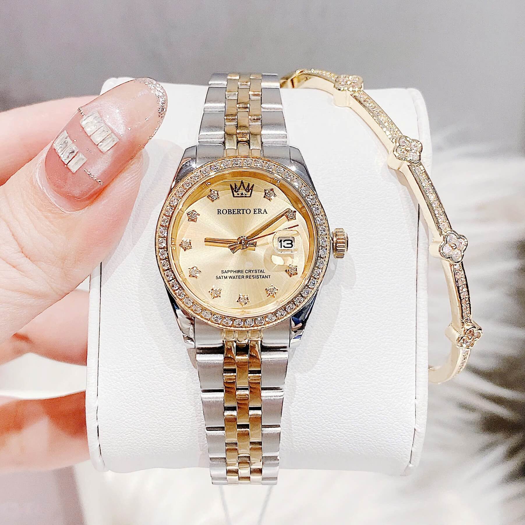 Set Đồng Hồ Nữ Roberto Era Chính Hãng Dây Demi Vàng Mặt Vàng Size 28mm Viền Đính Đá RE1202A Tặng Kèm Vòng Tay
