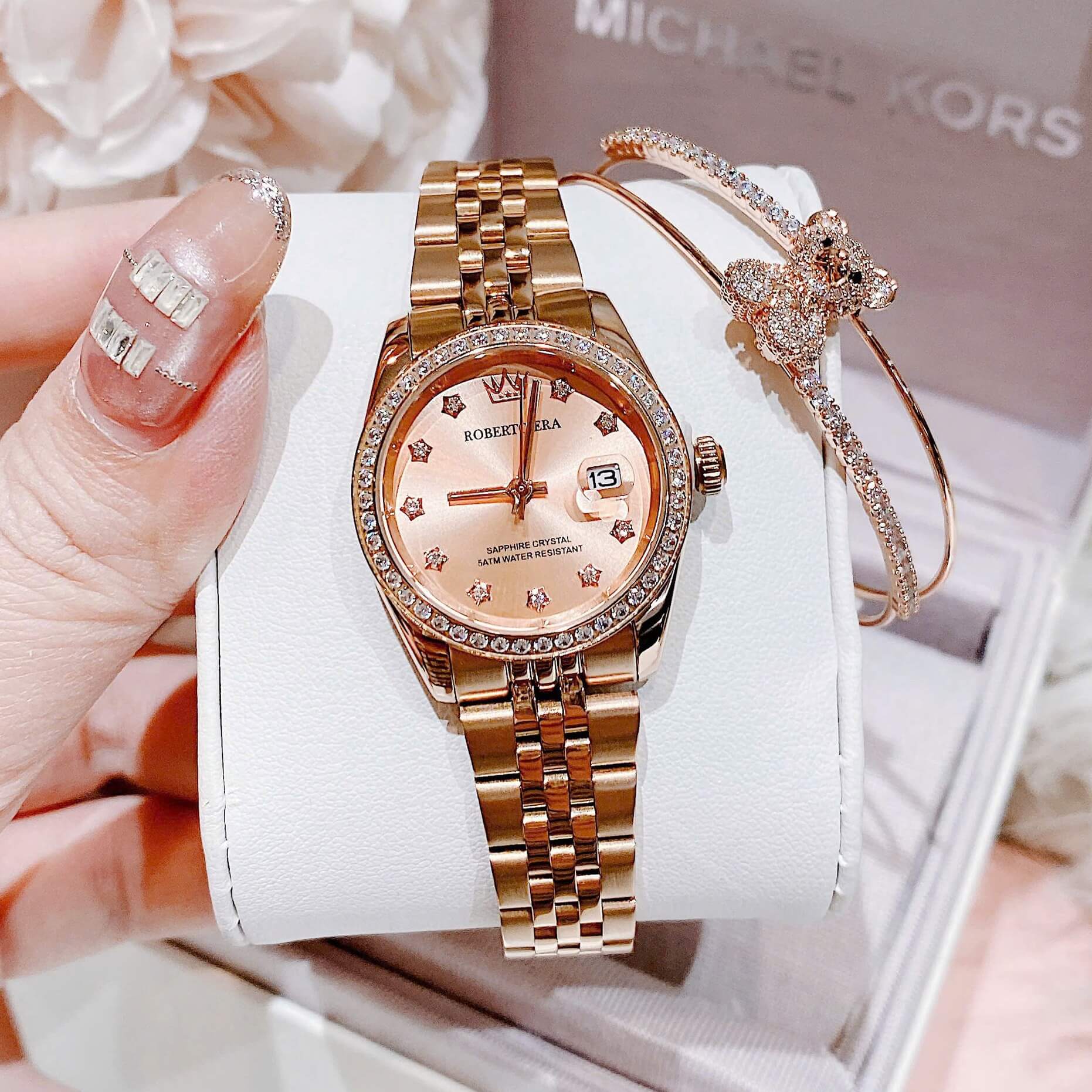 Set Đồng Hồ Nữ Roberto Era Chính Hãng Dây Thép Vàng Hồng Size 28mm Viền Đính Đá RE1203A Tặng Kèm Vòng Tay