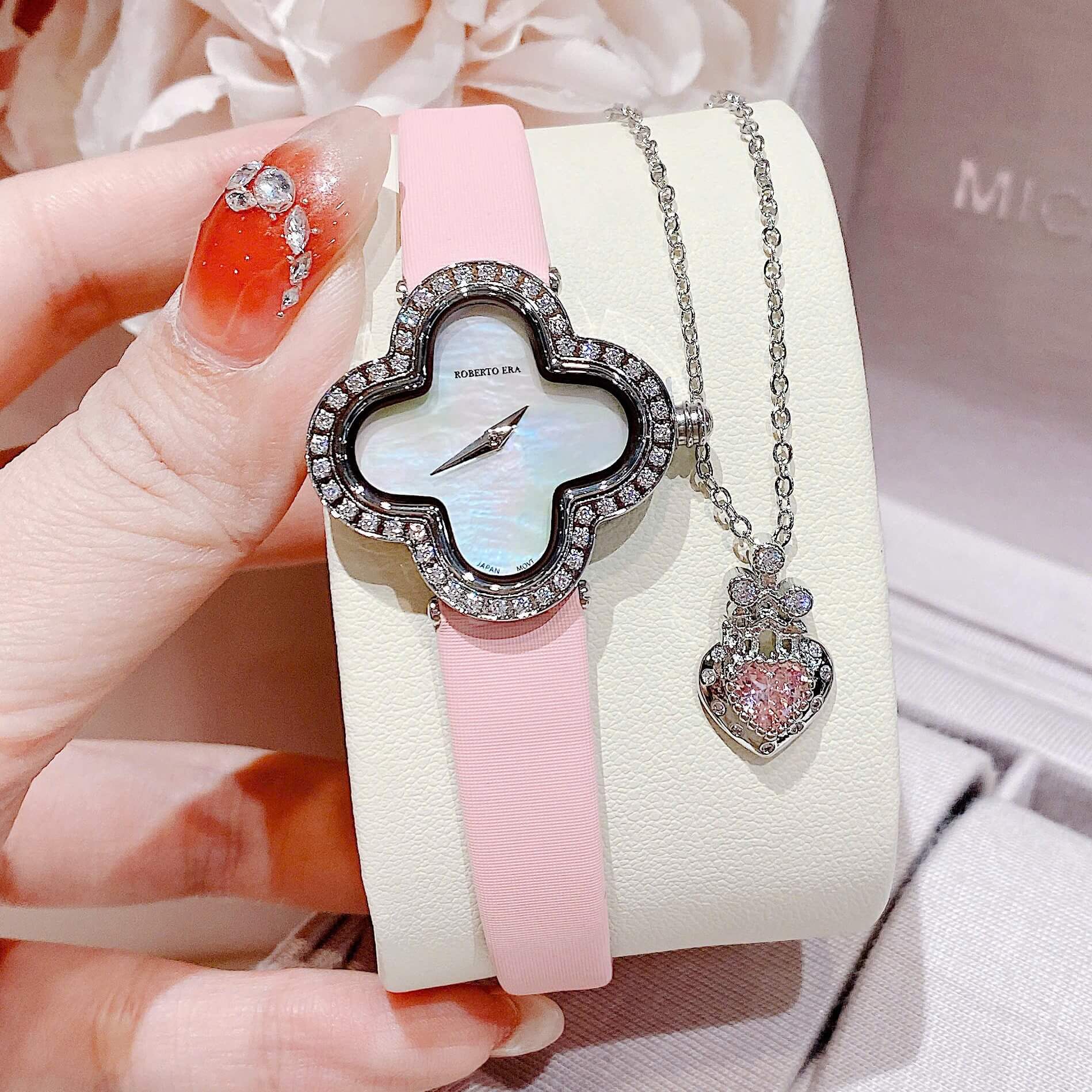 Set Đồng Hồ Nữ Roberto Era Dây Da Hồng Mặt Cỏ 4 Lá Xà Cừ Trắng Viền Đá Size 28mm ER260 Chính Hãng Tặng Kèm Lắc Tay