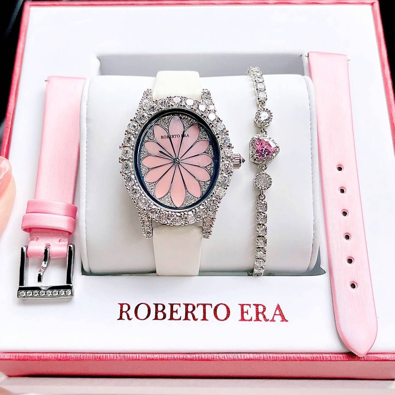 Set Đồng Hồ Nữ Roberto Era Dây Da Lụa Hồng Mặt Oval Họa Tiết 12 Cánh Hoa Size 33mm Viền Đá RE2205 Tặng Kèm Bộ Dây Da Và Vòng Tay