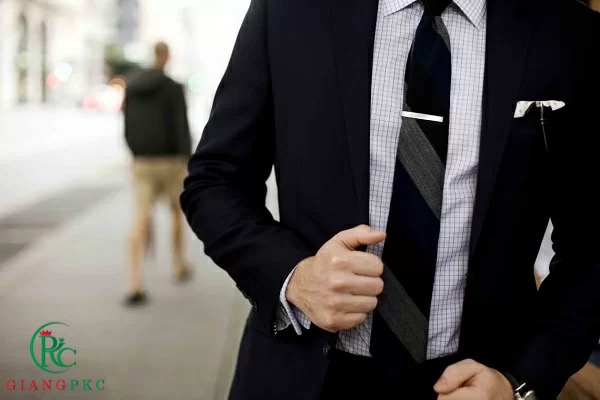 Những điều bạn cần biết về cà vạt nhỏ