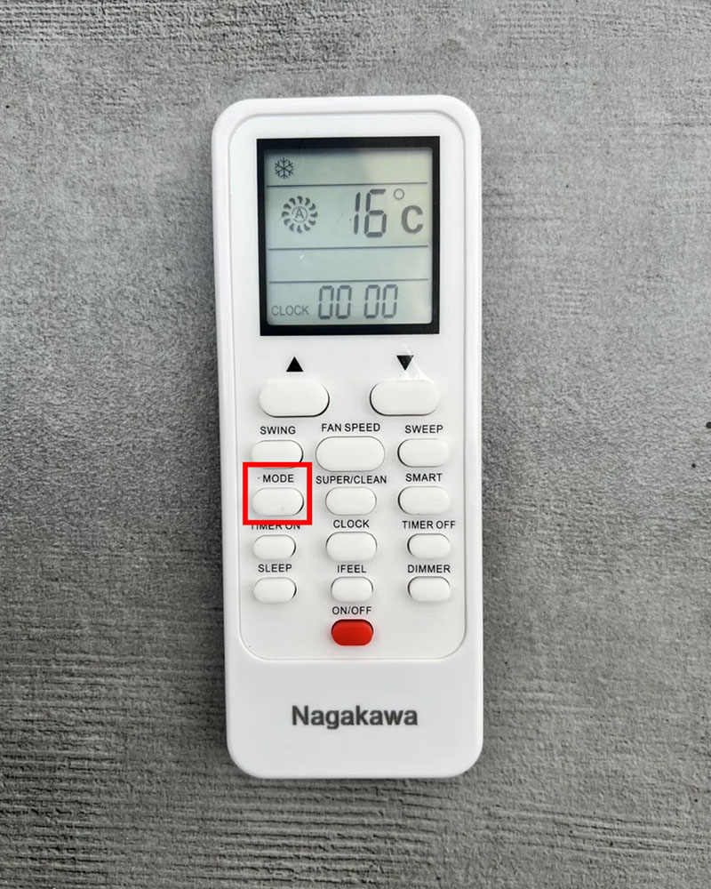 Bạn bấm Mode liên tục tới khi hiện biểu tượng mặt trời/chữ heat trên remote