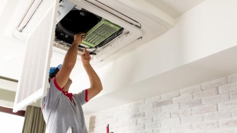 Điện áp không ổn định có thể làm điều hòa tự động tắt để bảo vệ mạch điện và máy nén.