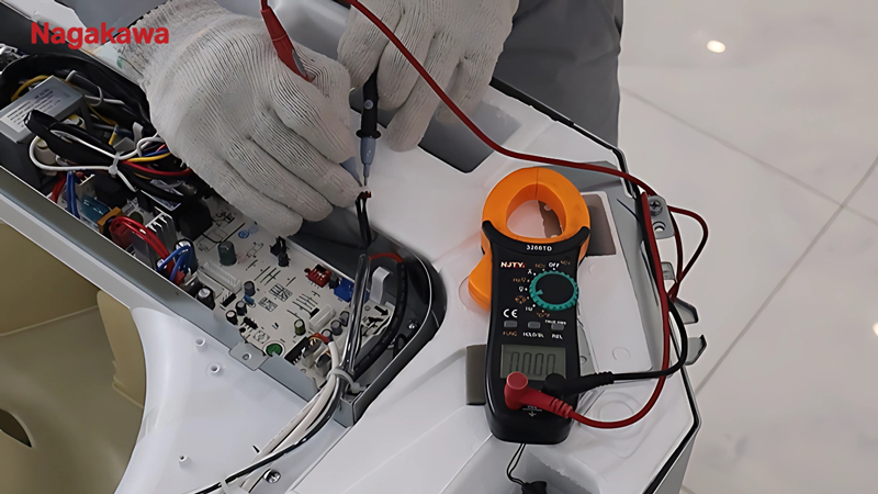 Kiểm tra cảm biến nhiệt độ của bo mạch cục lạnh.