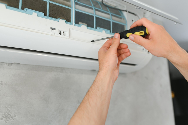 Kiểm tra dàn lạnh giúp phát hiện bụi bẩn ở từng bộ phận
