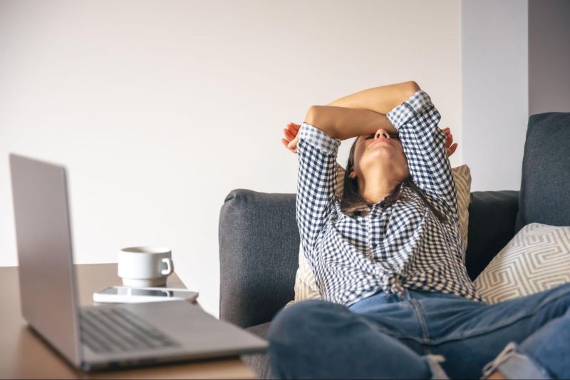 Người dùng vẫn cảm thấy nóng bức mặc dù bật điều hòa ở nhiệt độ thấp