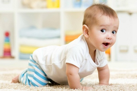 Kỹ năng vận động của trẻ 0 - 6 tuổi