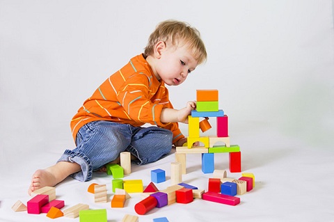 Sự phát triển trí tuệ của bé lúc 2 tuổi