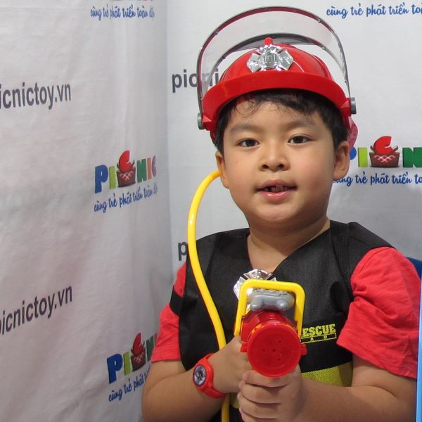 Đồ chơi chủ đề cứu hỏa - Bé trai