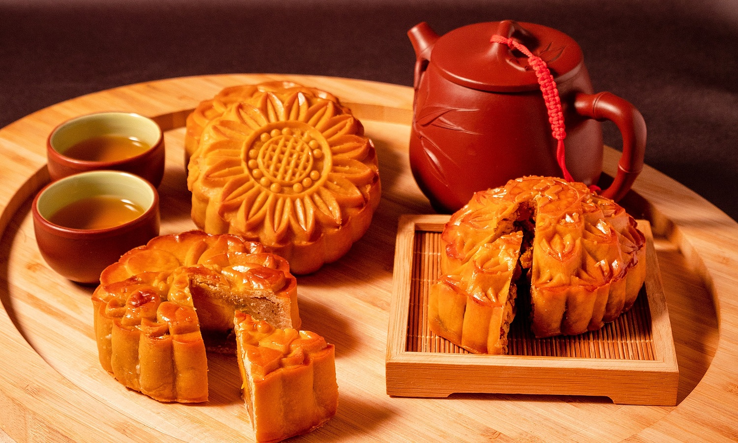 Dịch vụ gửi bánh trung thu đi Hà Lan cho người thân giá rẻ