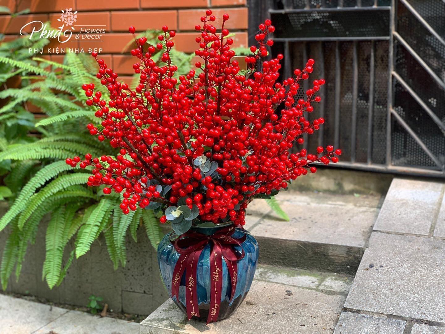 Bình hoa giả đào đông đỏ đẹp rực rỡ trang trí Tết đón xuân năm mới