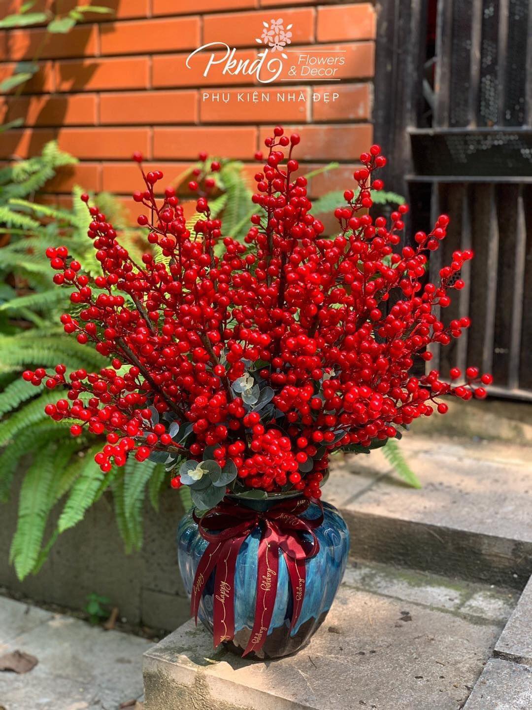 Bình hoa giả đào đông đỏ đẹp rực rỡ trang trí Tết đón xuân năm mới ...