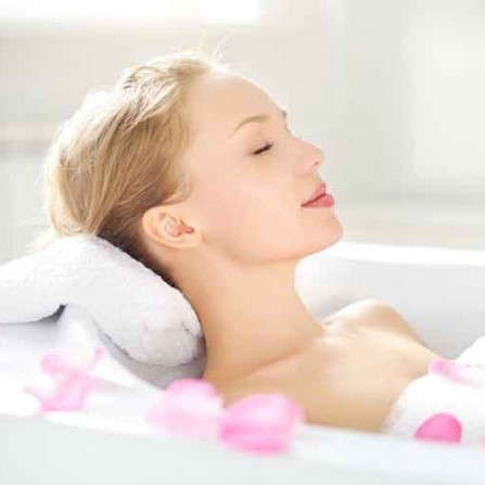 Có nên tắm khi mắc COVID-19 không ?