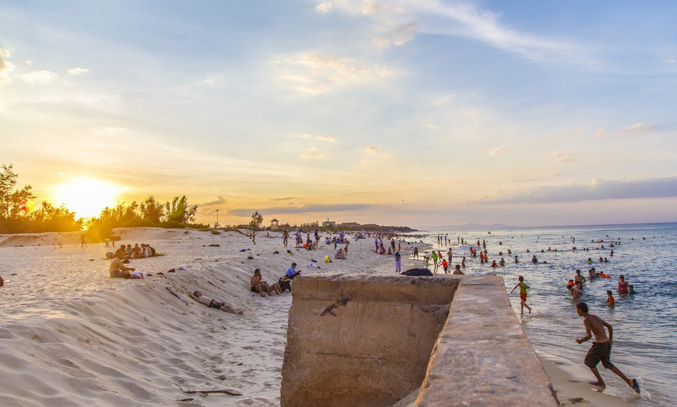 TOUR QUẢNG BÌNH 4 NGÀY 3 ĐÊM: ĐỘNG THIÊN ĐƯỜNG– SUỐI MỌOC – BIỂN NHẬT LỆ