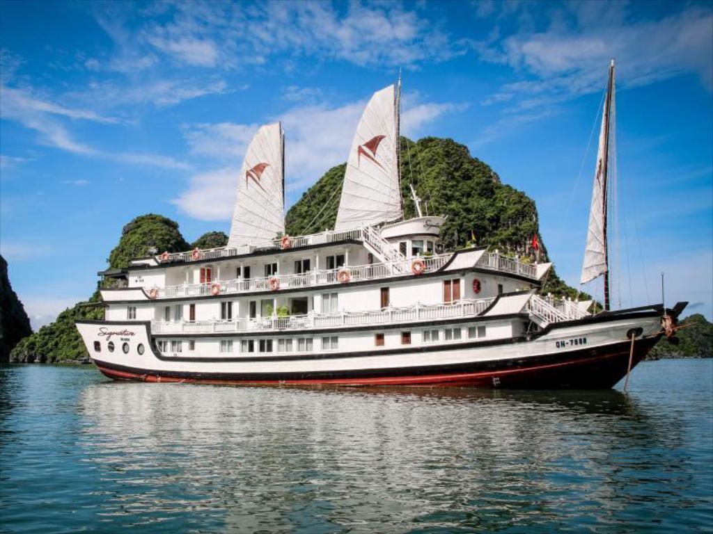 DU THUYỀN SIGNATURE HALONG CRUISE 2 NGÀY 1 ĐÊM THĂM VỊNH 5 SAO
