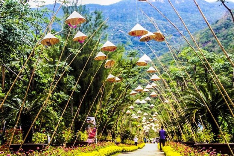 TOUR NHA PHU 1 NGÀY