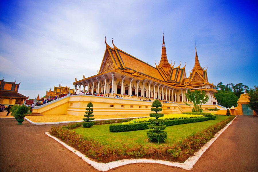 20 DAYS DISCOVERING VIETNAM, CAMBODIA & THAILAND