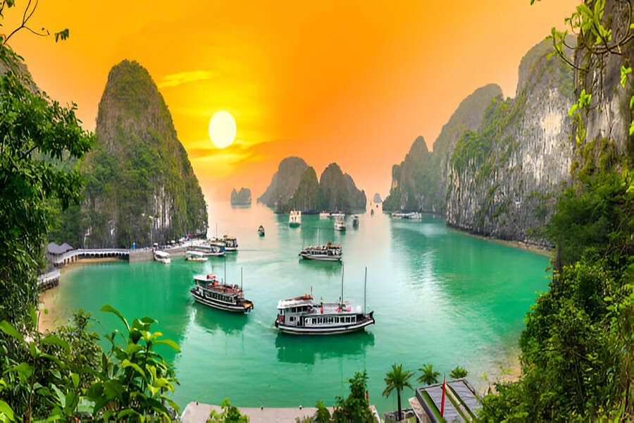  21 DAYS DISCOVERING AWESOME VIETNAM HANOI - NINHBINH - HALONGBAY - HOIAN - DANANG - HOCHIMINH 
