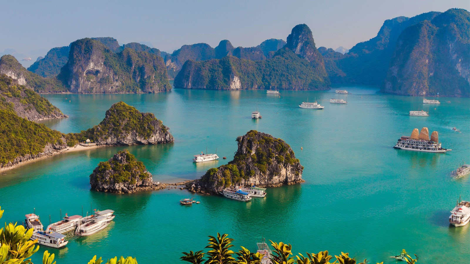 14 DAYS DISCOVERING VIETNAM, THAILAND AND CAMBODIA