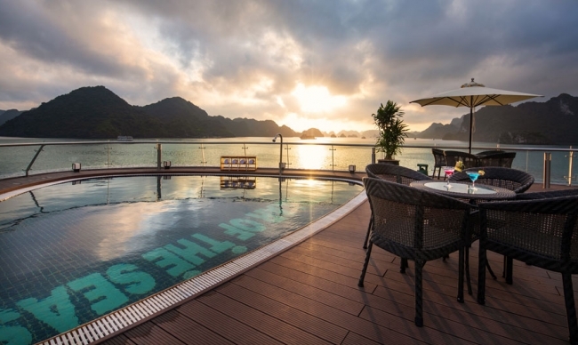 DU THUYỀN STELLAR OF THE SEAS 5 SAO THĂM VỊNH 2 NGÀY 1 ĐÊM TRỌN GÓI