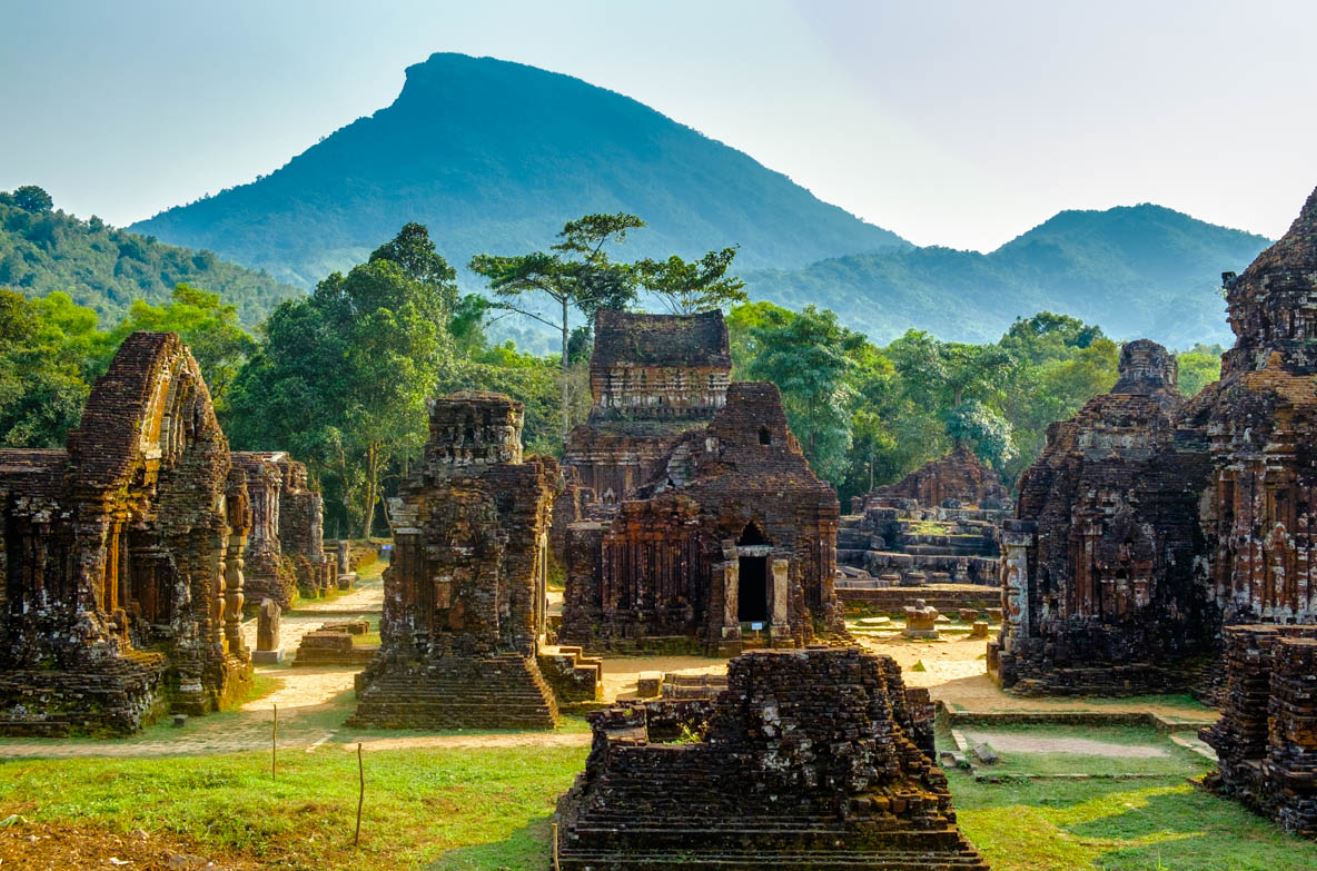 12 DAYS DISCOVERING BEAUTIFUL VIETNAM 