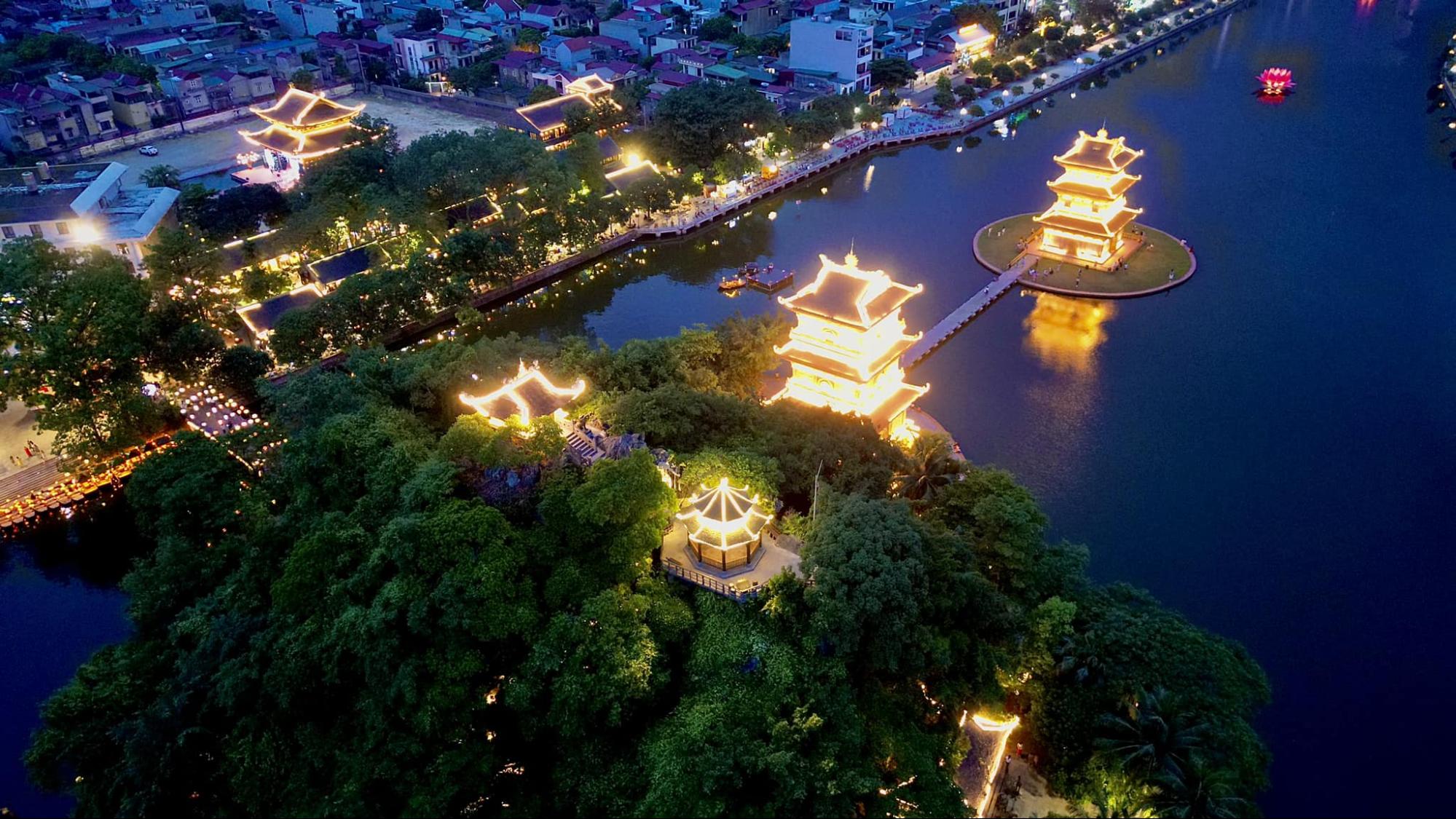 HOA LƯ - TAM CỐC - HANG MÚA - BÁI ĐÍNH - TRÀNG AN 2 NGÀY 1 ĐÊM