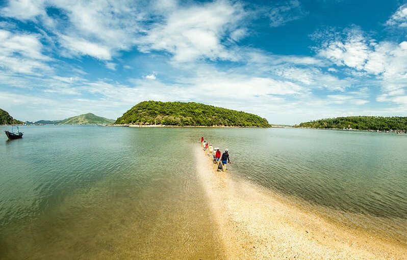 Tour Quy Nhơn – Đảo Nhất Tự Sơn 1 ngày: Con đường giữa biển tại Phú Yên