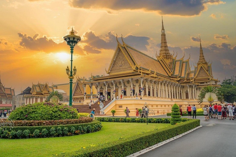  18 DAYS DISCOVERING AWESOME VIETNAM THAILAN PHNOMPENH - SIEMREAP - BANGKOK - CHIANGMAI - HANOI - HALONGBAY 