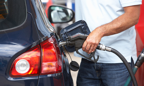 Có nên mang xăng dự trữ trên ô tô?
