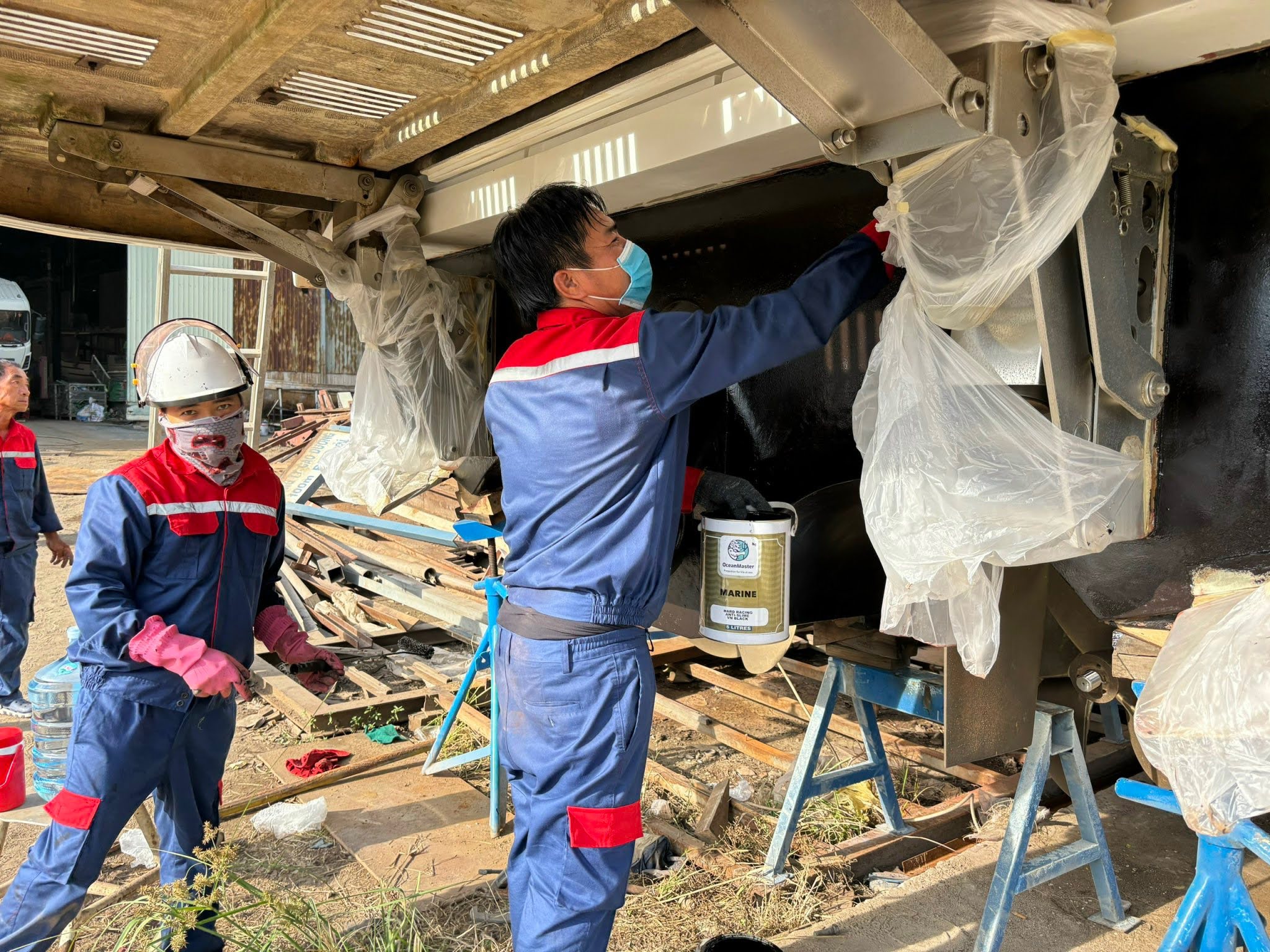 Dịch Vụ Lên Đà, Đăng Kiểm Và Sơn Chống Hà Tại Đối Tác Dream Marine