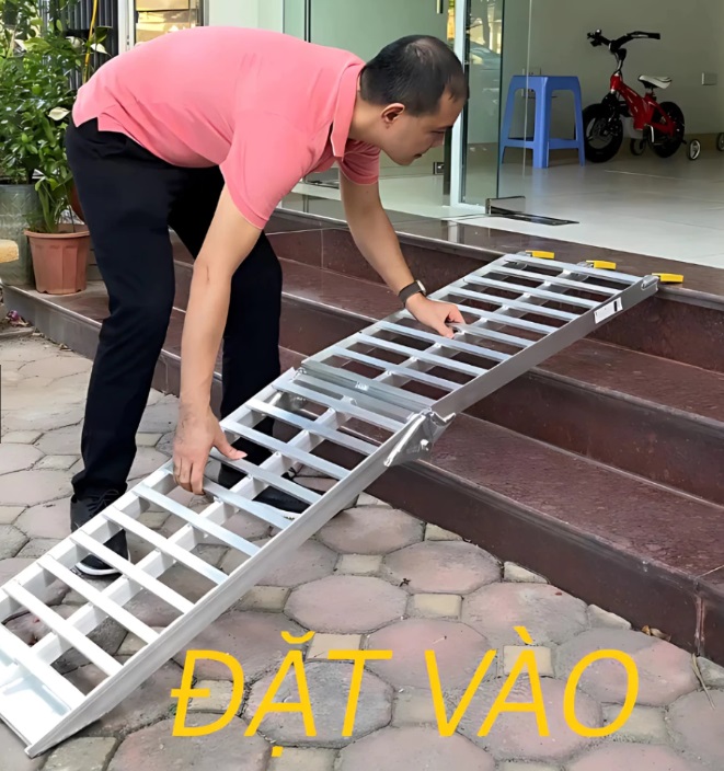 Thang dắt xe máy Hợp kim nhôm DÔTA Gập Gọn, tải trọng 340kg (cho thềm cao từ 26 đến 75 cm)