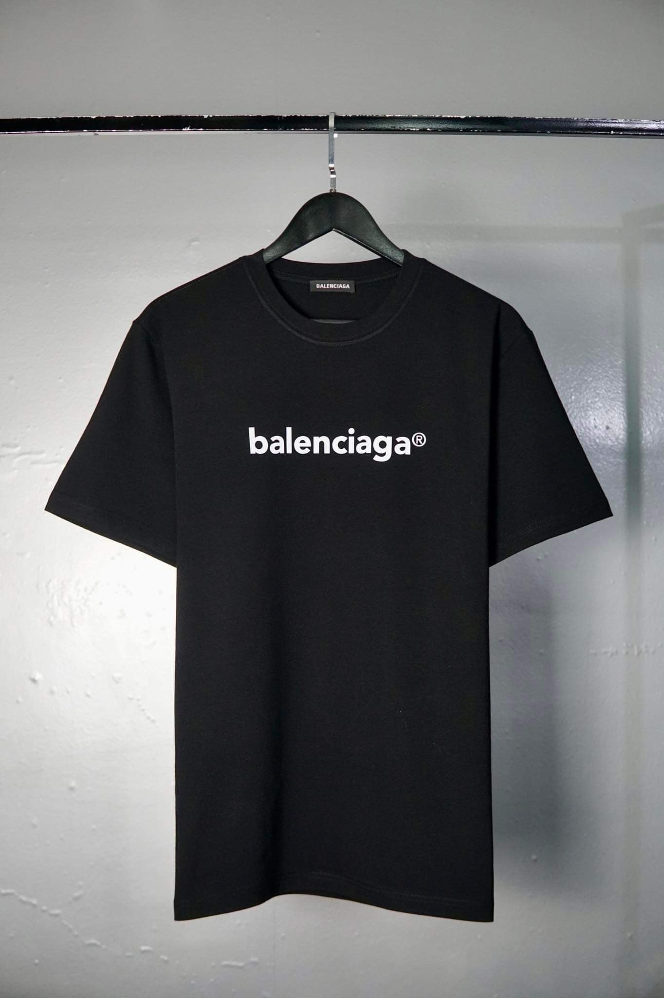 Chi tiết hơn 56 về balenciaga crew t shirt mới nhất  cdgdbentreeduvn