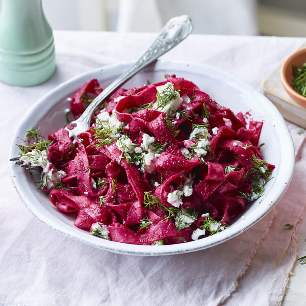 Làm Pasta củ dền cùng Một Căn Bếp