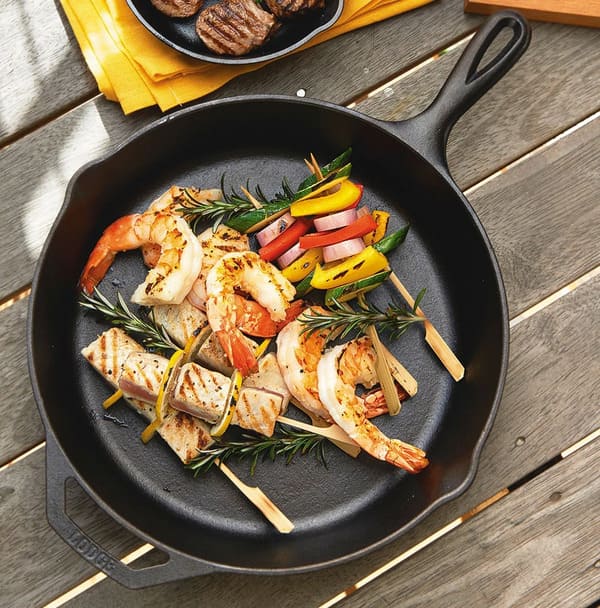 Chảo gang Lodge - chiến binh vượt thời gian