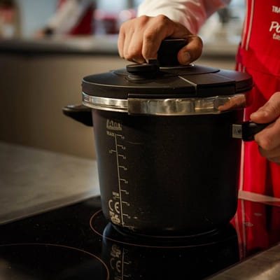 Cách sử dụng nồI áp suất AMT Gastroguss an toàn và hiệu quả