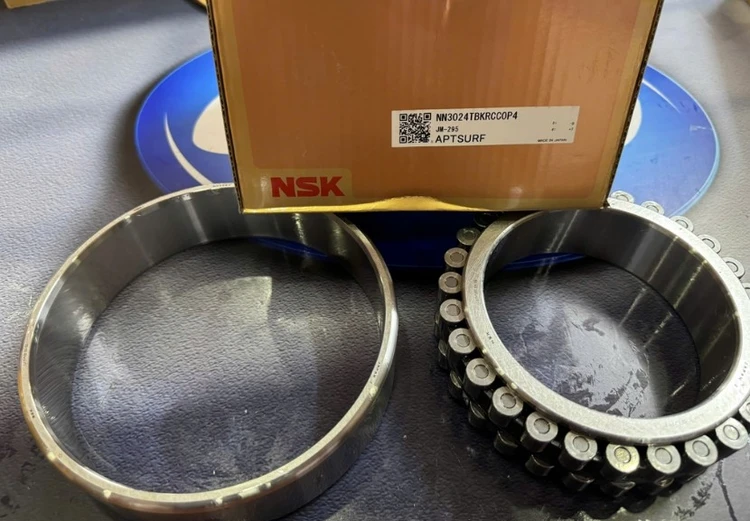 Vòng bi - bạc đạn NN3024TBKRCC0P4