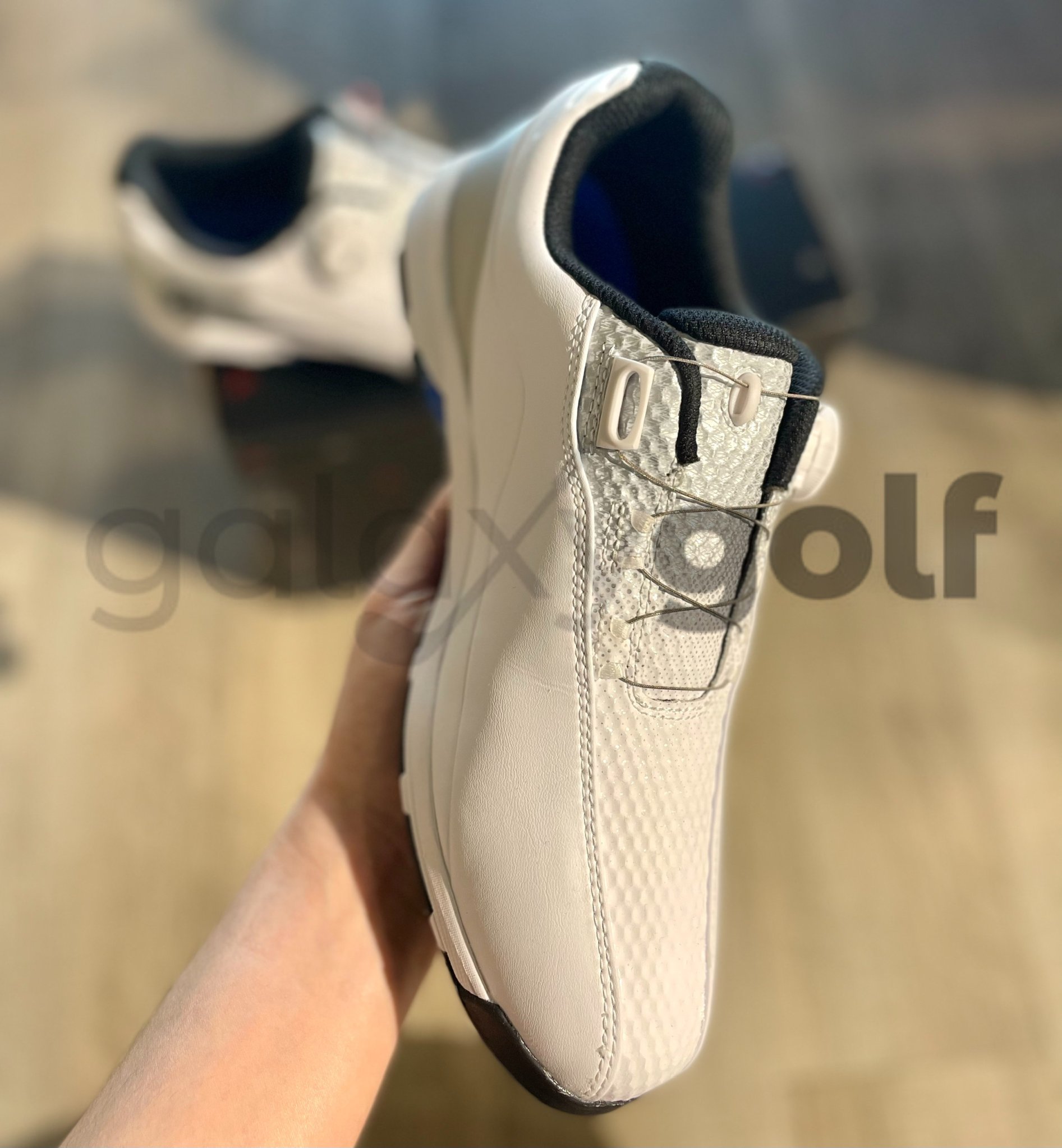 BRIDGESTONE GIÀY TRẮNG 40