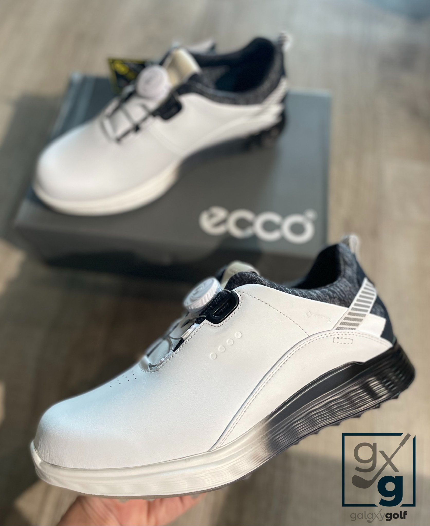 ECCO GIÀY TRẮNG ĐẾ ĐEN 41